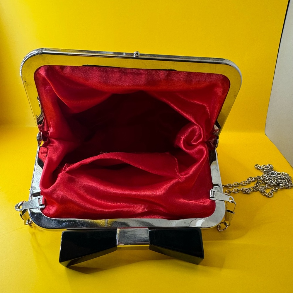 Red Purse - Picture 3 of 3